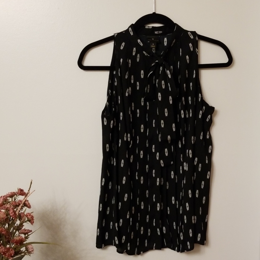 Worthington sleeveless pleated tie neck blouse